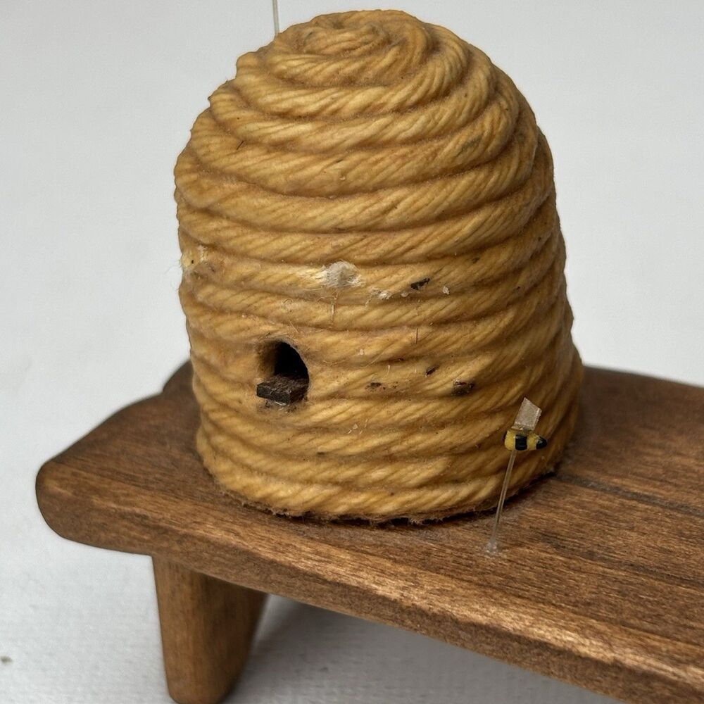 Vintage Dollhouse Miniature Bee Hive Bench by Sir Thomas Thumb Wood - Picture 10 of 16